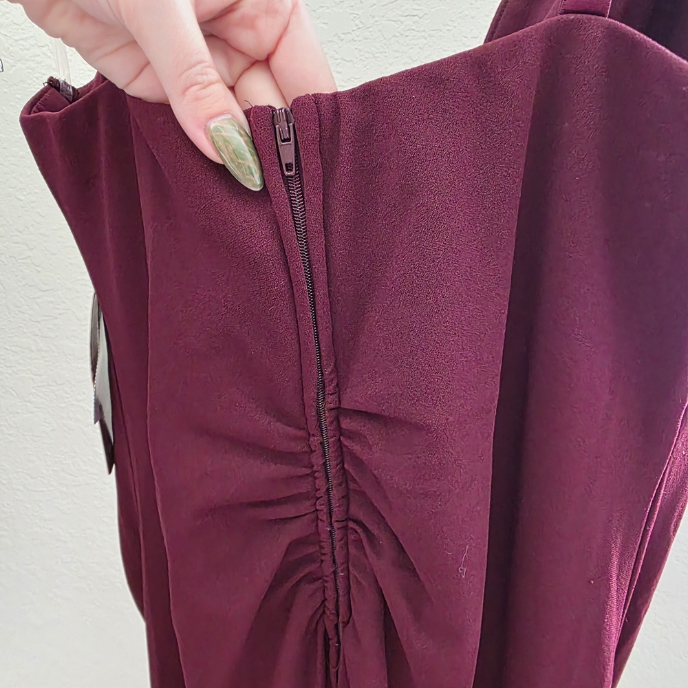 Elegant Burgundy Evening Gown - Picture 10 of 11